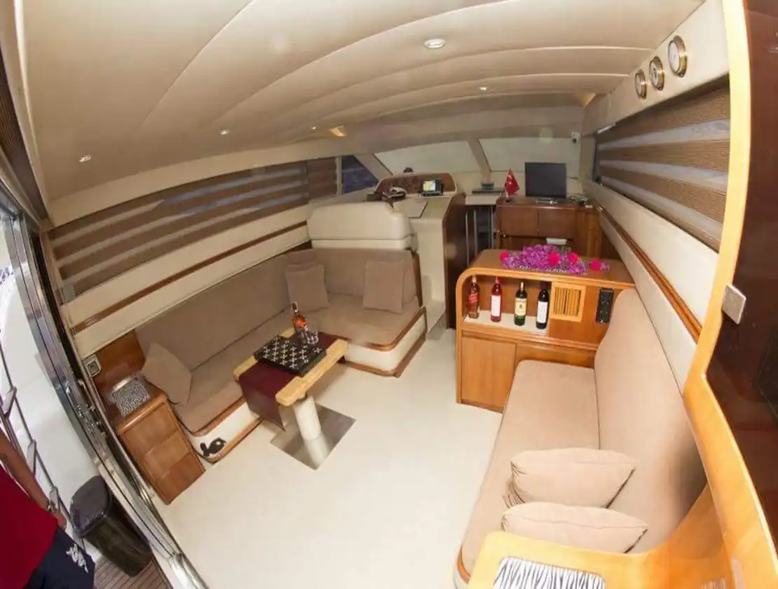 Antalya Yat Kiralama 17m Princess 55